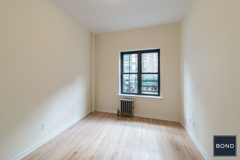 212 Grand Street - Photo 5