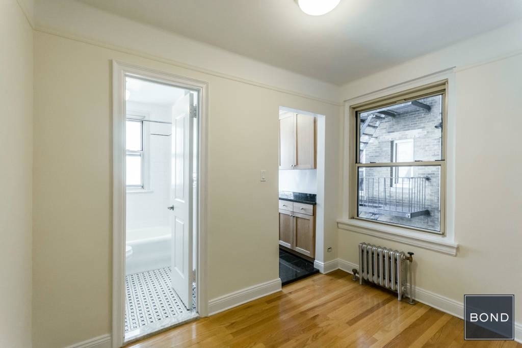 25 East 10th Street - Photo 3