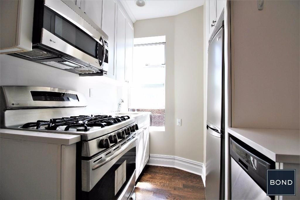 241 West 13th Street - Photo 2