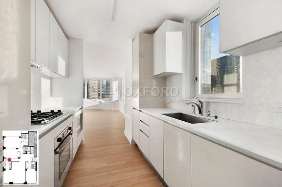 East 70th Street - Photo 2