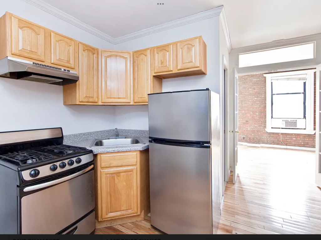 49th Street and 9th avenue  - Photo 1