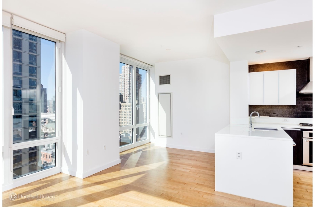 247 West 46th St - Photo 6