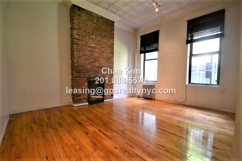 534 West 50th Street - Photo 0