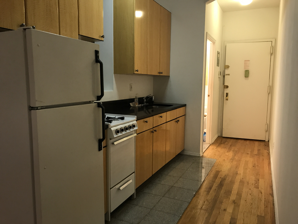 407 West 51 St - Photo 0