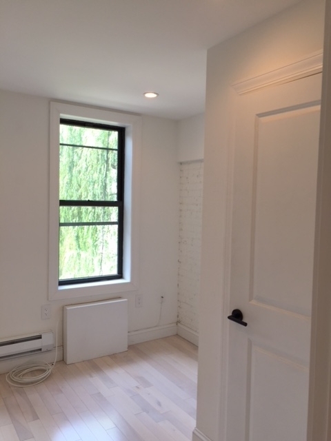 534 East 6th Street - Photo 9