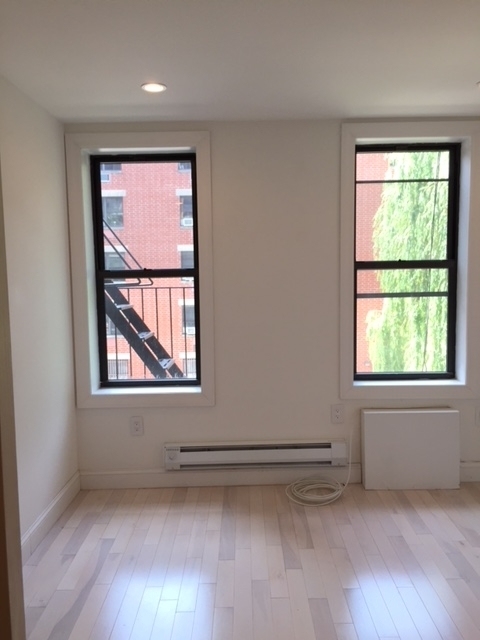 534 East 6th Street - Photo 4