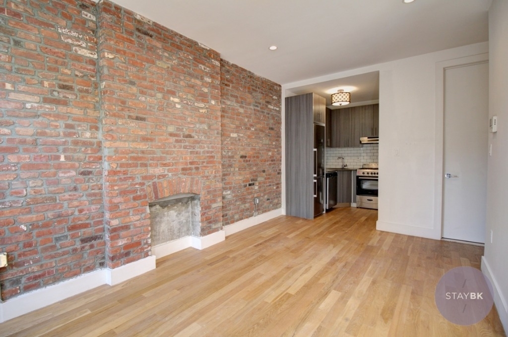 806 Dean Street - Photo 3