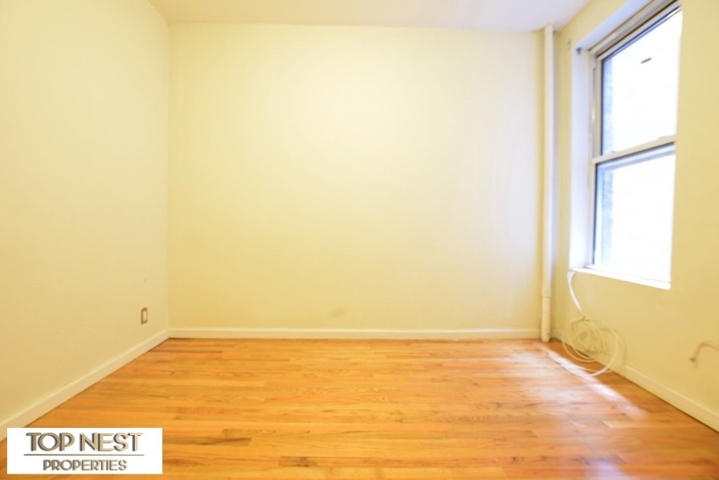 423 Rogers Avenue - Photo 2