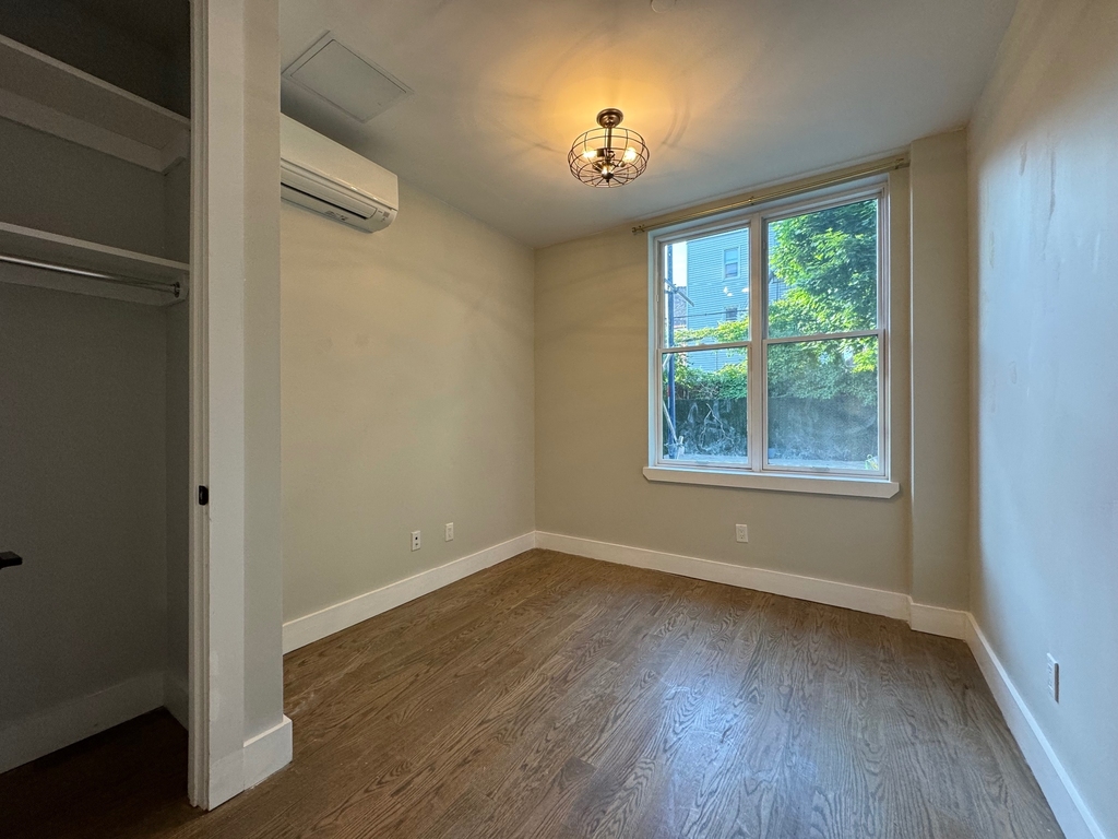 346 Rutland Road - Photo 2