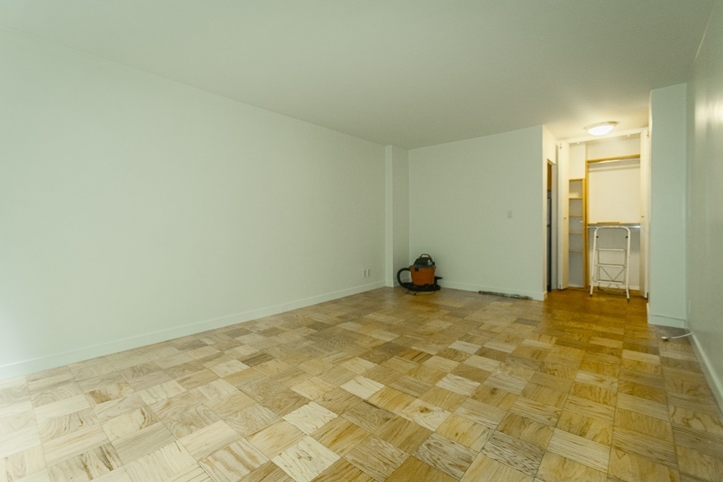 236 East 36th Street - Photo 1