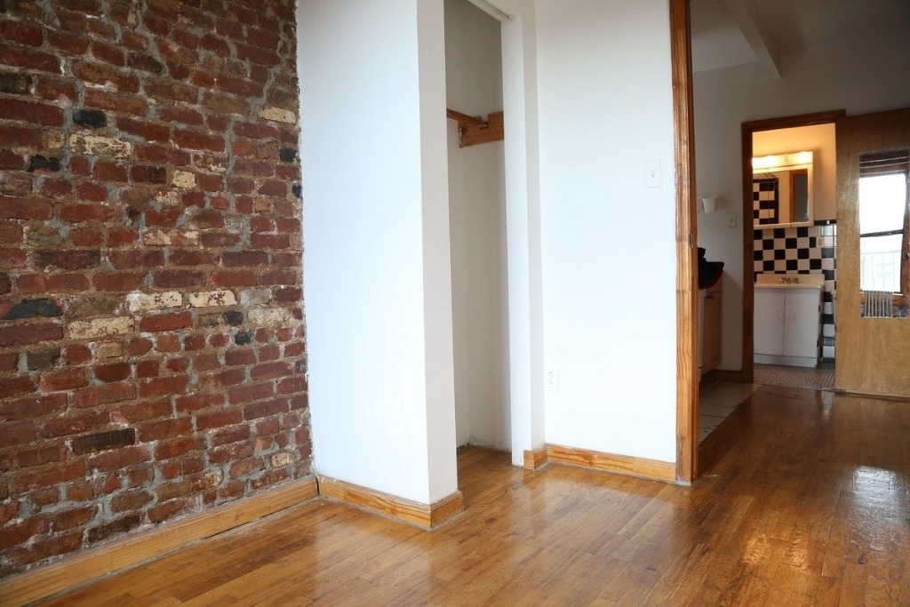 202 East 7th - Photo 2