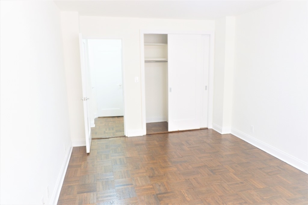 405 East 56th Street - Photo 4