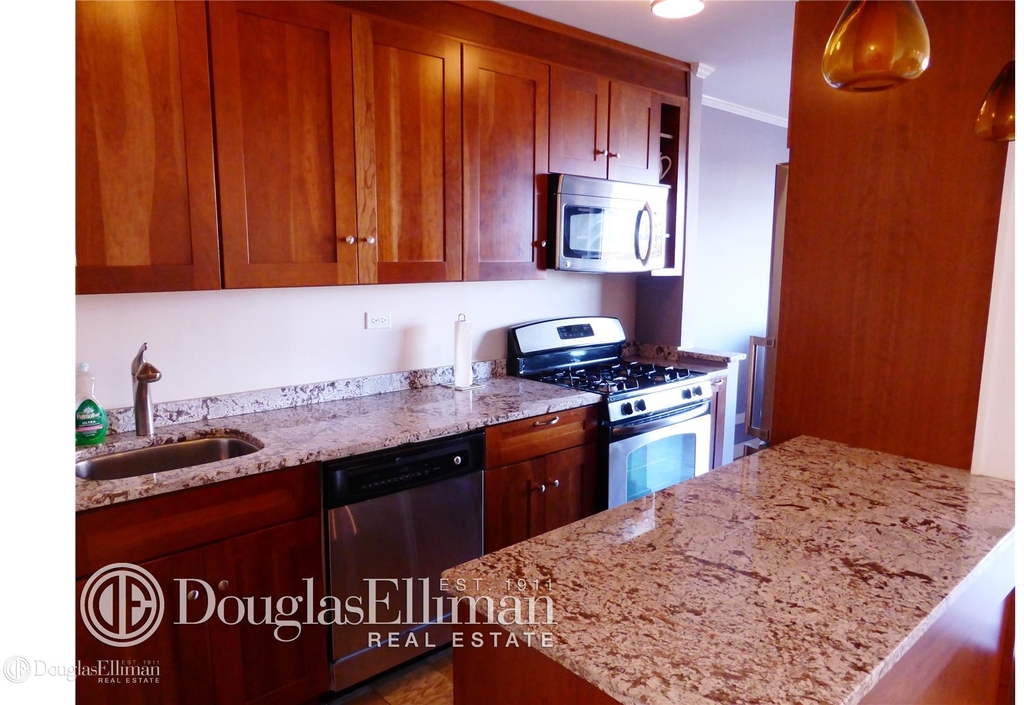 372 Central Park West - Photo 2