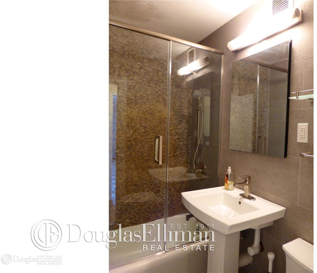 372 Central Park West - Photo 8