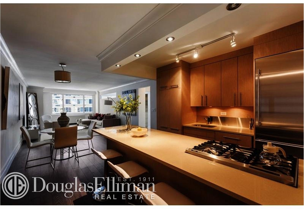 400 East 54th St - Photo 4