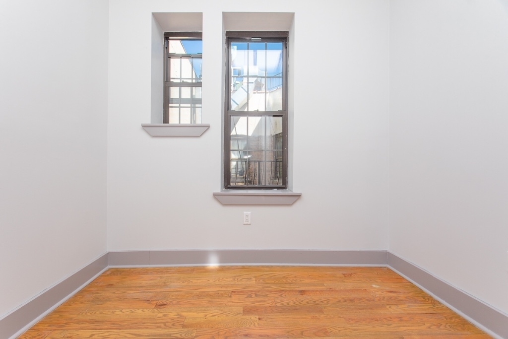 292 Bedford Ave - Photo 6