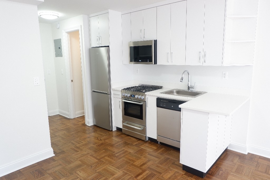 405 East 56th Street - Photo 6