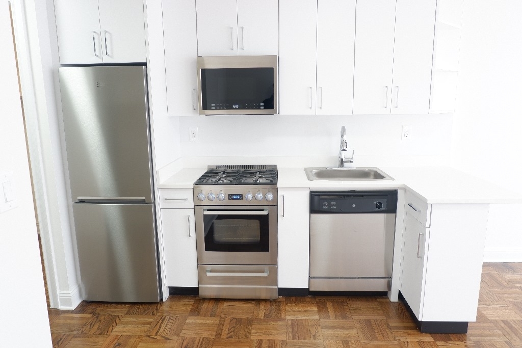 405 East 56th Street - Photo 7