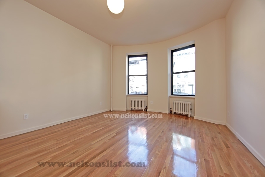 594 6th Street - Photo 2