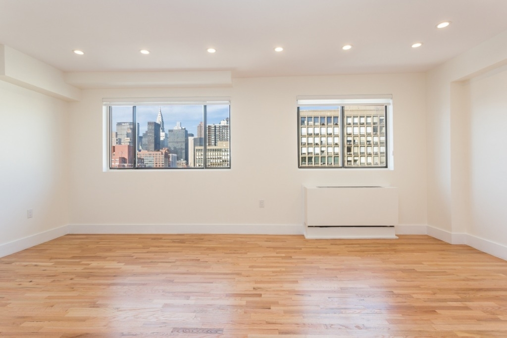 312 East 30th Street - Photo 6