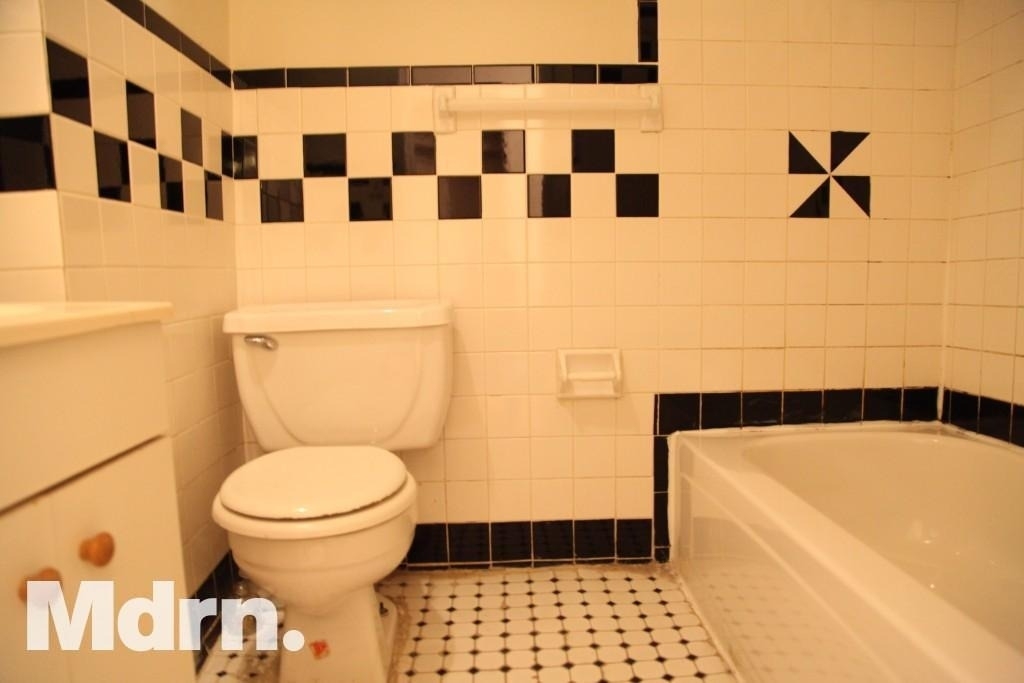 304 West 21st - Photo 1