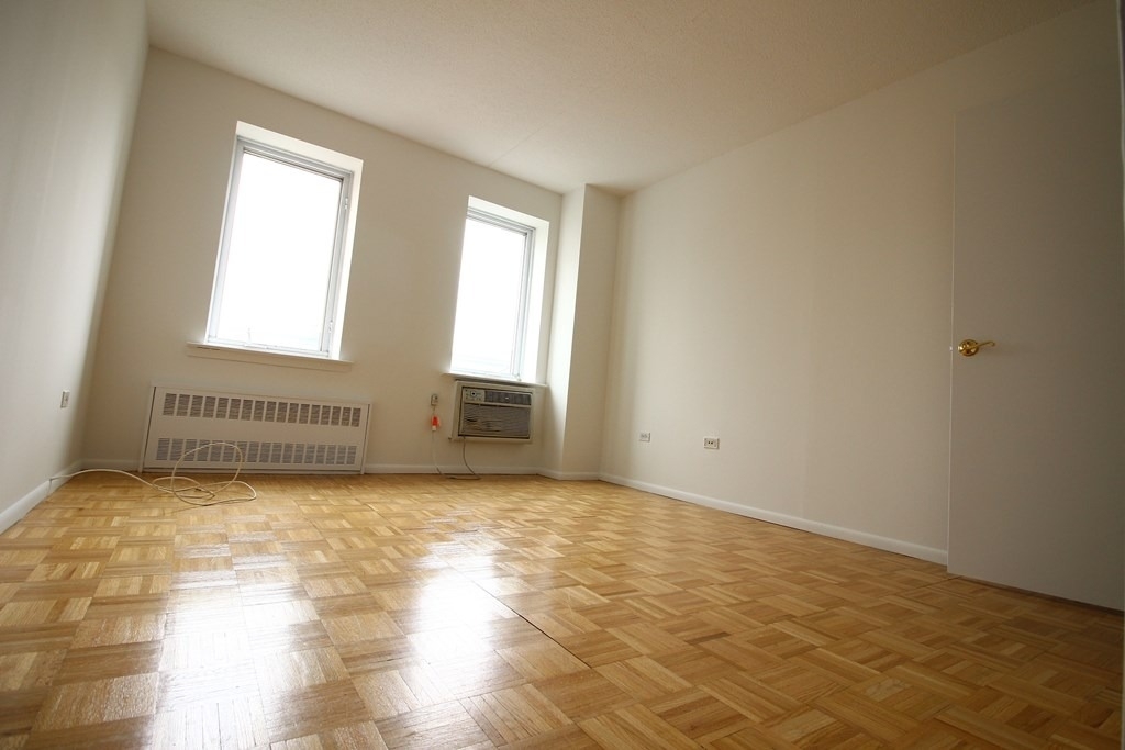 303 W 21 Street - Photo 3