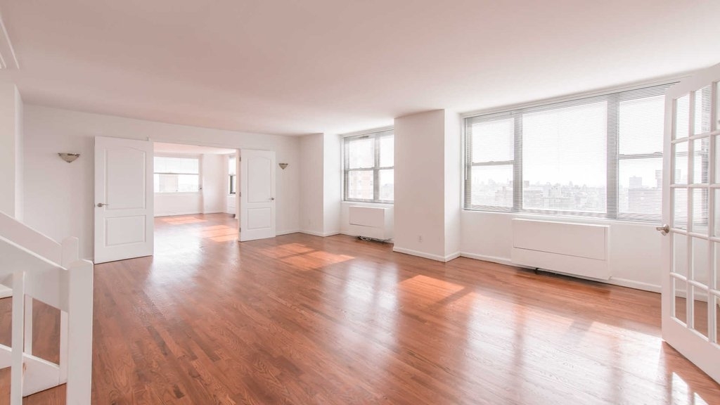 240 East 27th Street - Photo 3