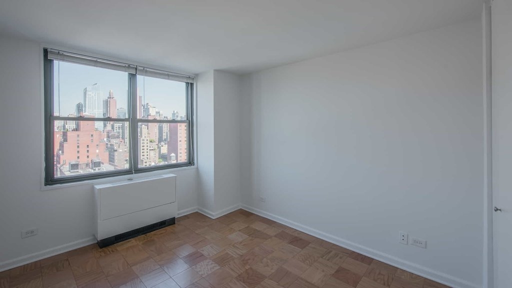 240 East 27th Street - Photo 10