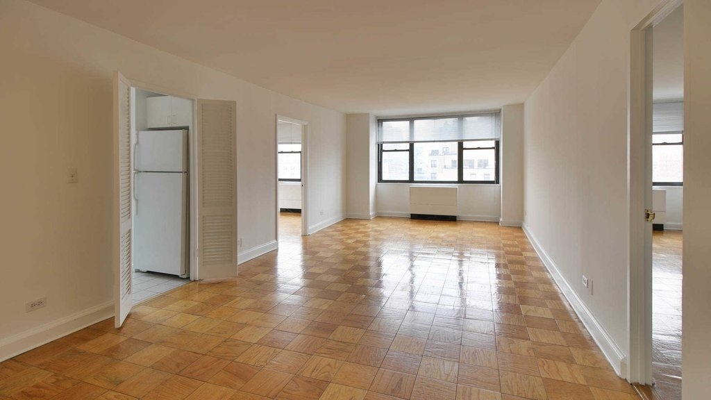 240 East 27th Street - Photo 14