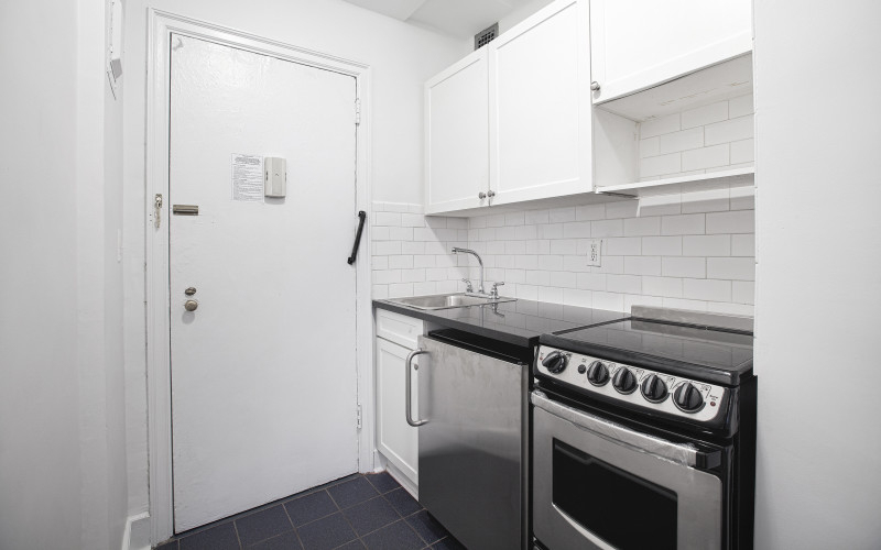 302 east 43rd st  - Photo 1