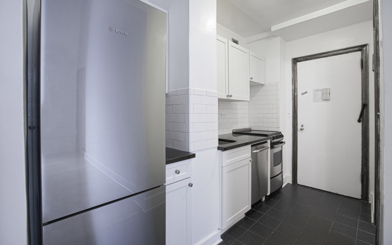 302 east 43rd st  - Photo 1