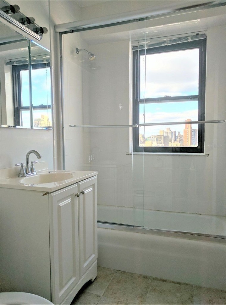 345 East 80th Street - Photo 5