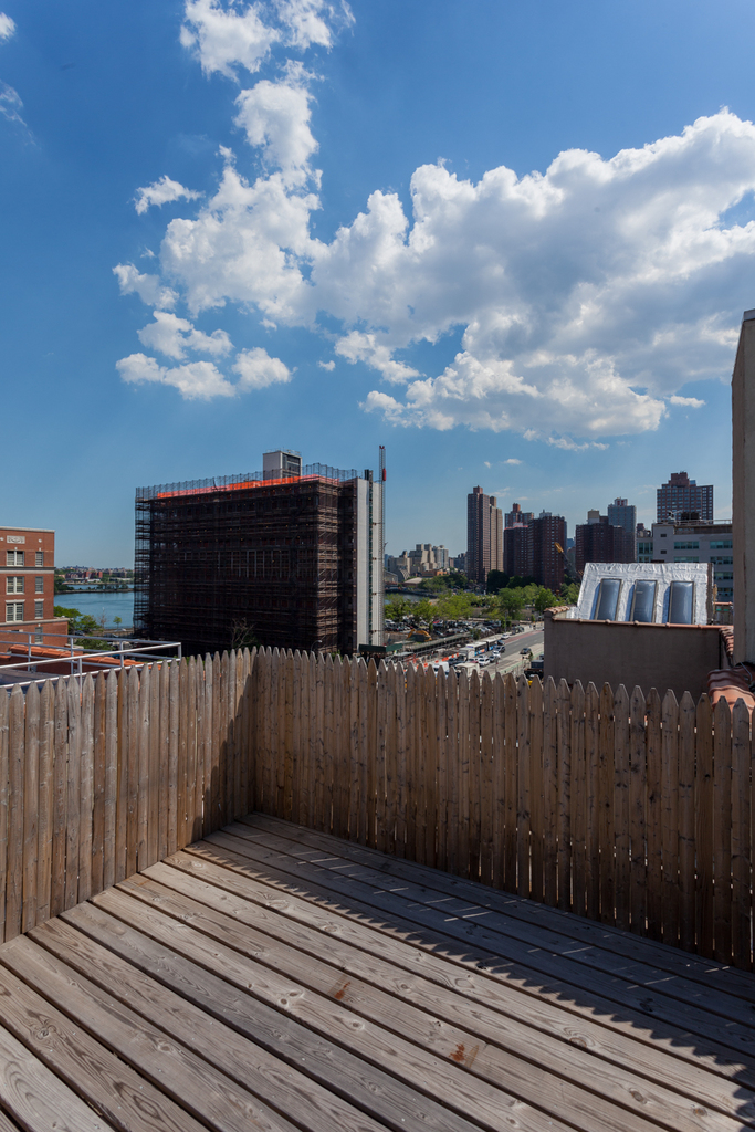 East 100th Street between 1st Avenue and 2nd Avenue - Photo 6