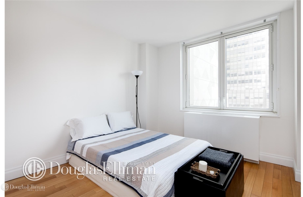 212 East 47th St - Photo 2