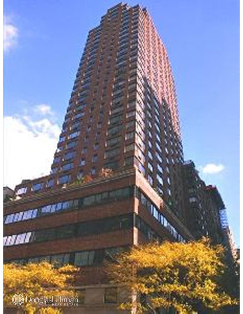 45 West 67th St - Photo 5