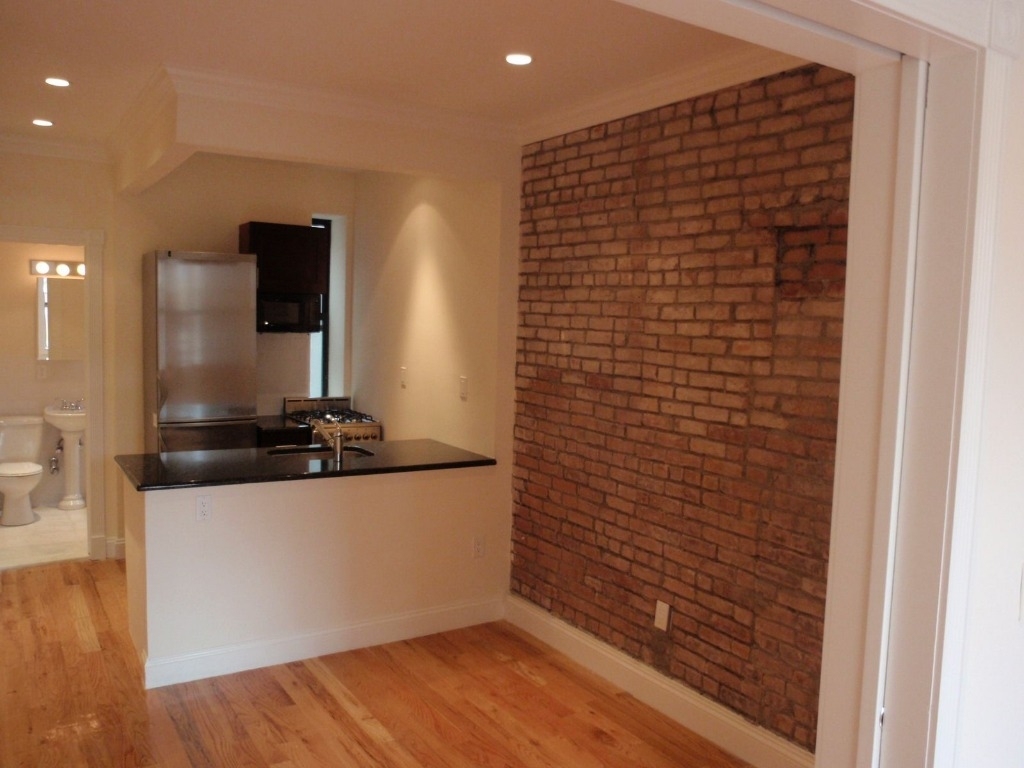 east 82 - Photo 1