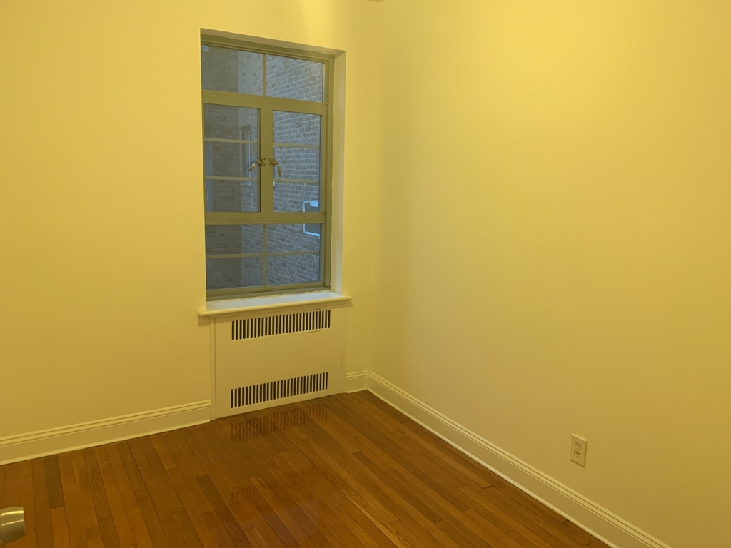 150 Greenway Terrace Apt 35E - Photo 8