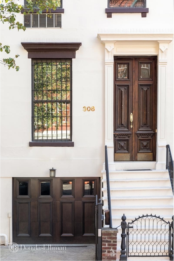 308 East 81st St - Photo 11