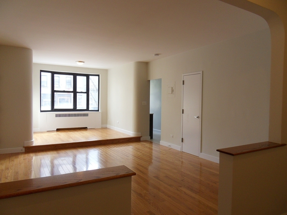 East 61 - Photo 2