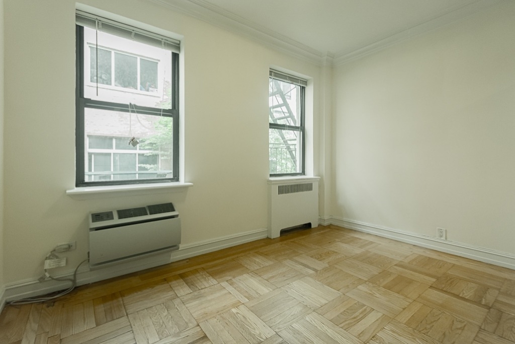 235 East 46th Street - Photo 4