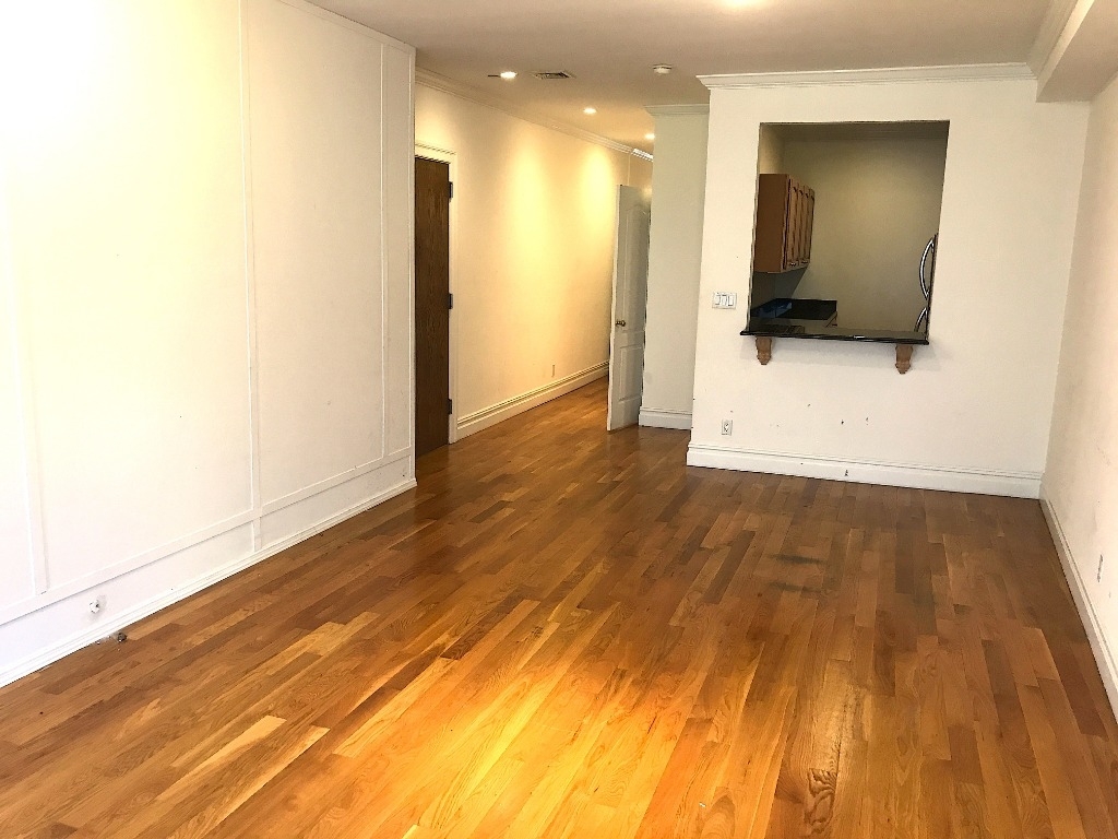 733 9th Avenue - Photo 1