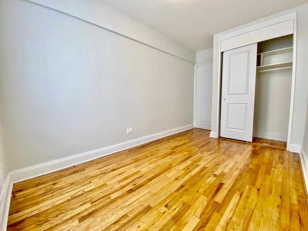 200 East 17th Street - Photo 9