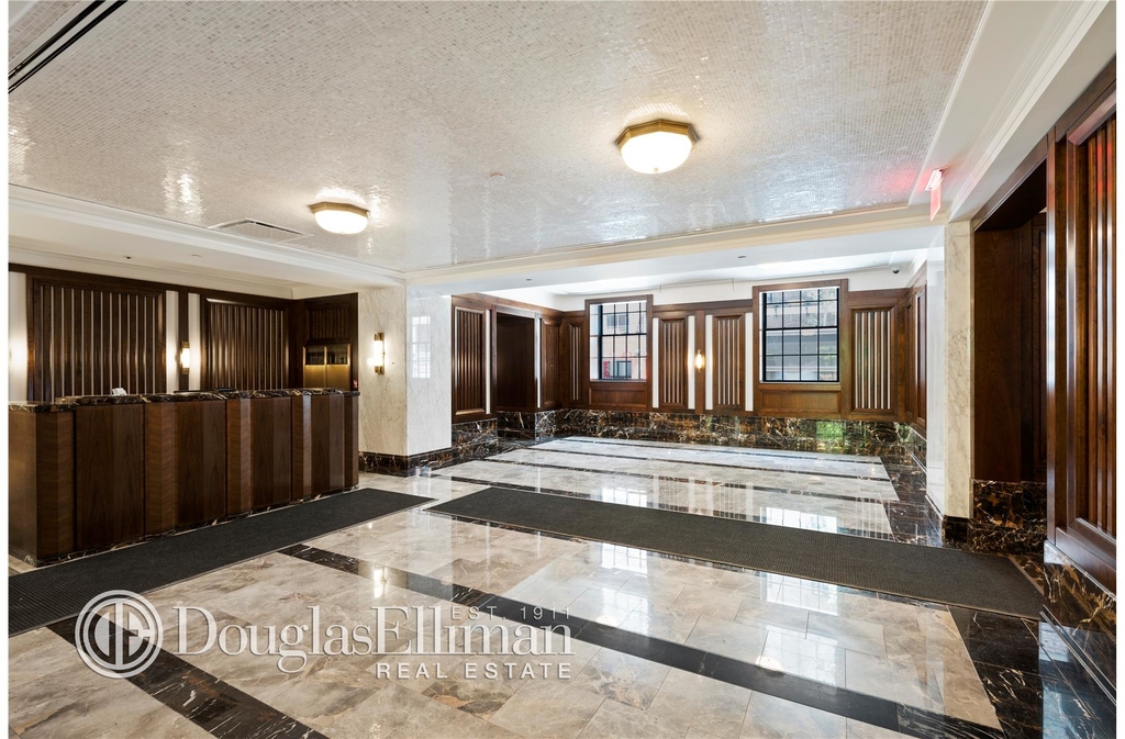 160 West 12th St - Photo 10