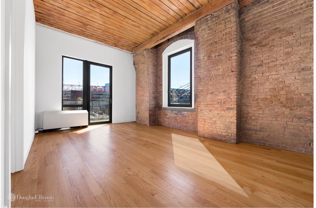 390 Wythe Avenue - Photo 1