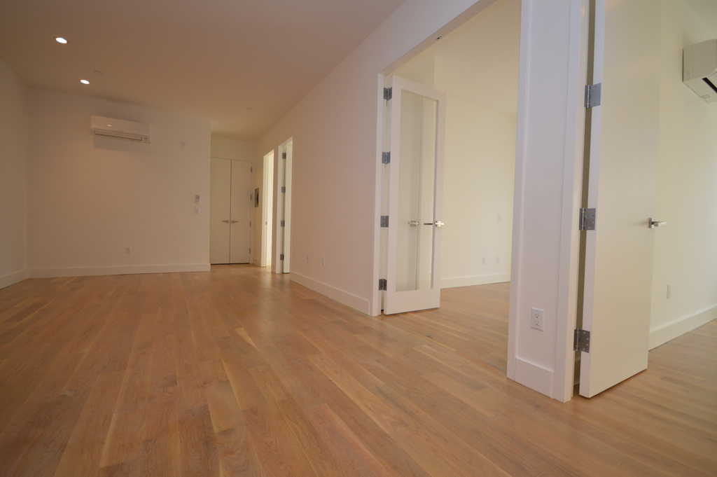 83 Winthrop St - Photo 2