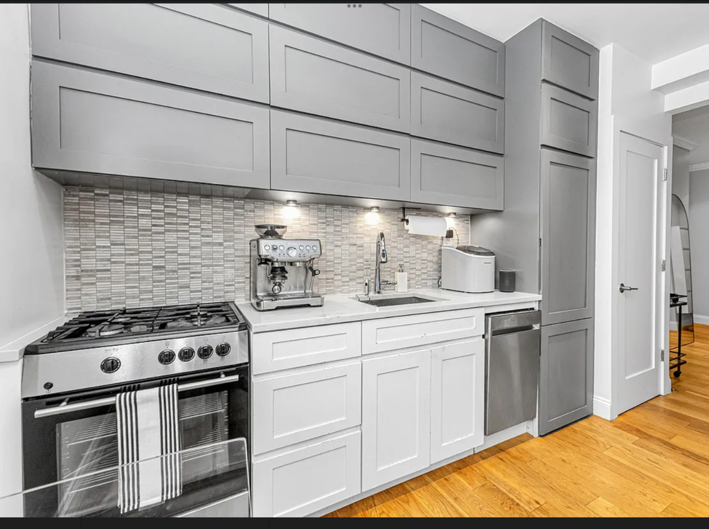 403 West 49th Street - Photo 1