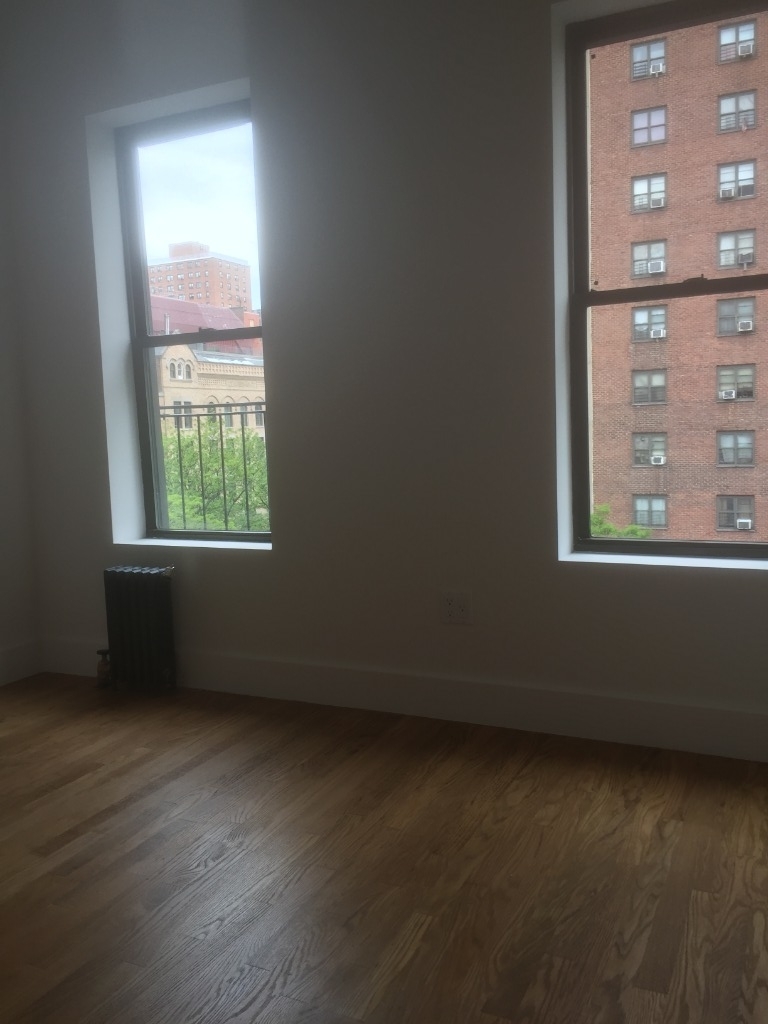 588 Amsterdam Avenue - Photo 2