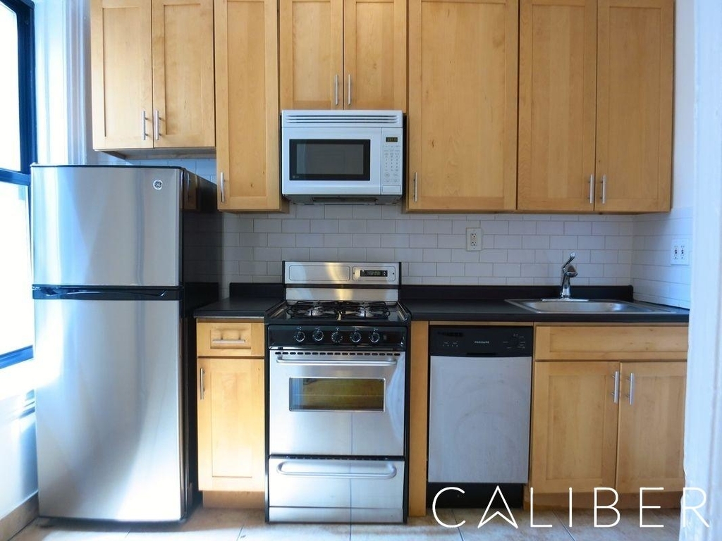 220 East 78th Street - Photo 1