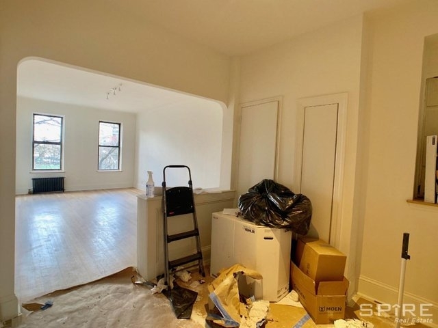 1737 York Ave  - Photo 1