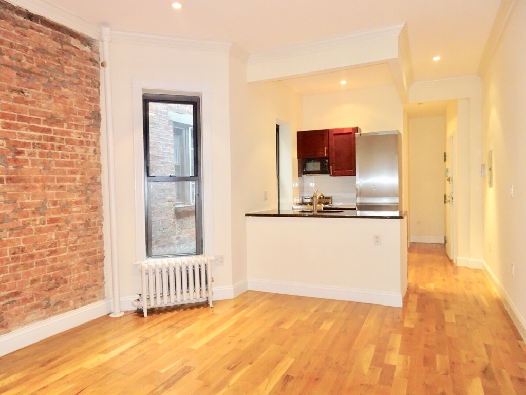 332 East 71st street - Photo 8